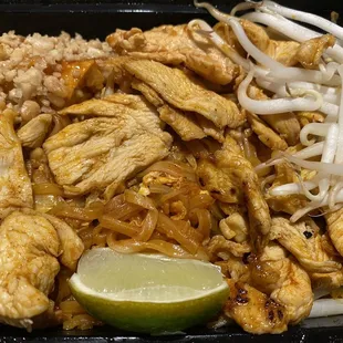 Pad Thai with chicken