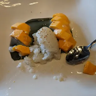 Mango sticky rice