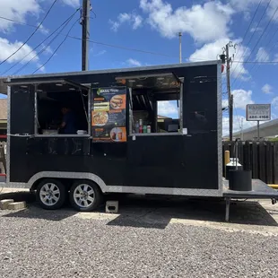 Basil thai food truck located now across boston's pizza in aiea.