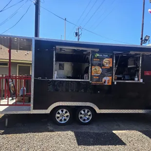 Trucks in a nook on Kam hwy