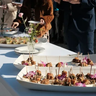 Chinese-Thai pork belly buns catered at a wedding&apos;s cocktail hour!