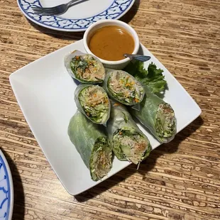 Delicious salad rolls with Peanut Sauce