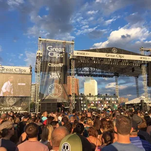 I could not get over the location / backdrop.   Beautiful weather made for a awesome night.