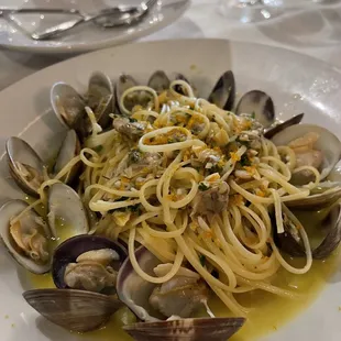 Spaghettini Alla Vongole IG: @whatschriseating