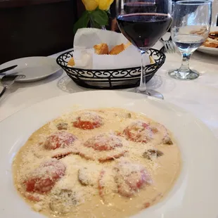 Ravioli Al Gorgonzola E Pera Con Salsa Di Fico