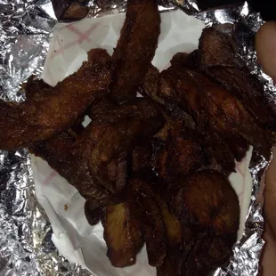 Took an hour and 45 mins to get some nasty ass black potato wedges I took it back and the employees told me them self that it looks nasty...