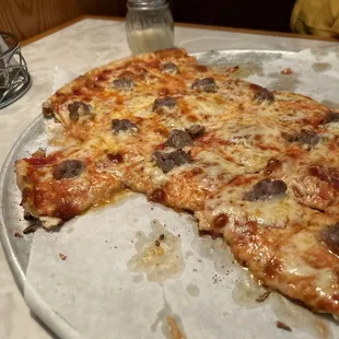 This is the "Ole Knight Long," pizza. (Sausage and pepperoni).