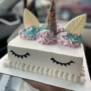 Unicorn Mint Chocolate Chip ice cream cake!!!!!!