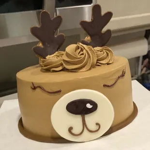 &quot;Deer&quot; ice cream cake