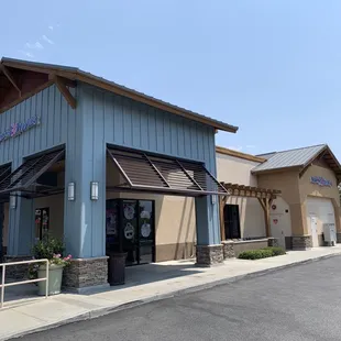 Baskin-Robbins store front