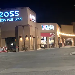 If your looking for Baskin Robbins at the devargas mall it's next to Panda Express and Albertsons!!