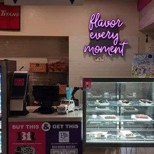 Cake display