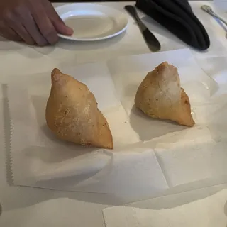 Vegetable Samosa ( 2 Pieces )