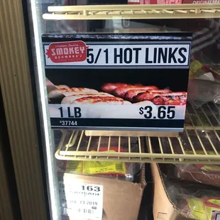 a hot links sign in a refrigerator