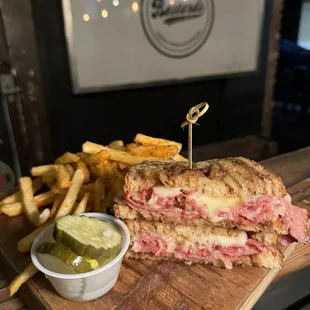 Pastrami sandwich   @dangit.all