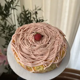 Strawberry Mont Blanc Basuku Cheesecake