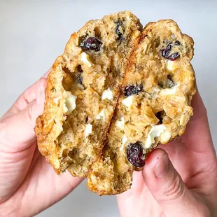 oatmeal white choco cran pudge (fall seasonal) - browned butter, brown sugar, toasted oats, tart cranberries &amp; white chocolate