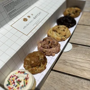 Assorted Cookie Box (6 cookies)