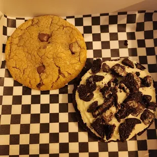 Chocolate chip and cookies &amp; cream