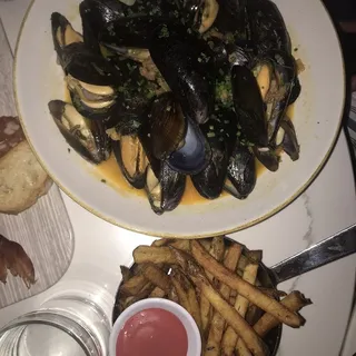 MUSSELS FRIES