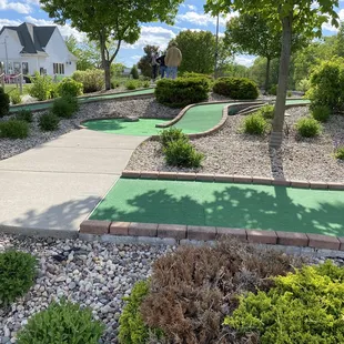 Miniature golf