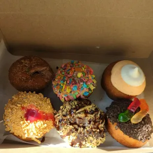 We took home the cinnamon sugar, the fruity pebbles, the strawberry cheesecake, the orange creamsicle, the Samoa and the dirt and worms!