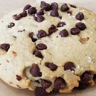 Chocolate chip cookie ($2.25). Dry and didn&apos;t taste good. I didn&apos;t finish it.