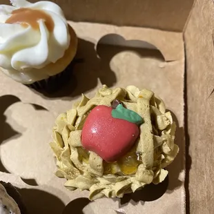 Mini apple pie cupcake