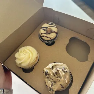 Wedding cake, PB chocolate, &amp; Cookie dough cupcakes