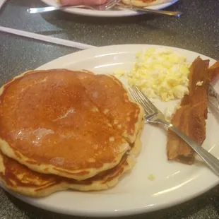 The food was good i had the pancakes eggs and bacon i will come back