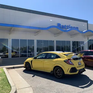I was driving by &amp; stopped in to see the Honda team.   Great group here of Honda Pros!