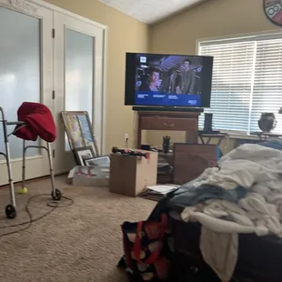 Just to show you ur company the one area that needs to be cleaned.