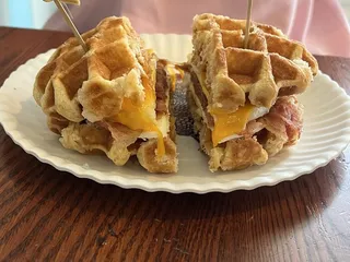 Molli's Cafe