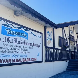 Front entry off Nesbitt road