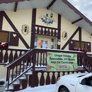 the entrance to the restaurant