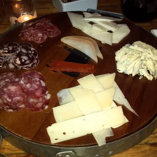 Cheese & Charcuterie Plate