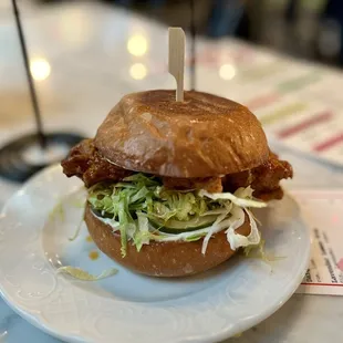 lil&apos; chicken sandwich (HH $8)