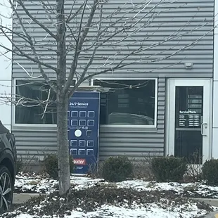 24/7 Service Drop Box