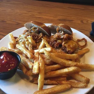 Pulled pork sliders with fries