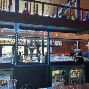 Bar and great pho made by older Vietnamese grandma