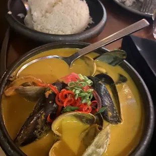 Scallops/clams curry