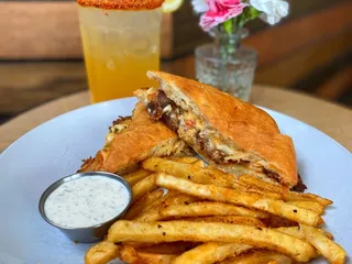 Lac Bleu Brunch Cafe