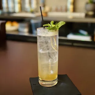 Tasty NA cocktail - the cantaloupe mojito