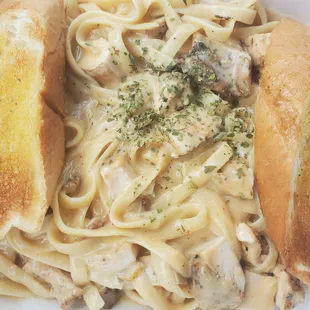 Kid&apos;s alfredo pasta - add chicken