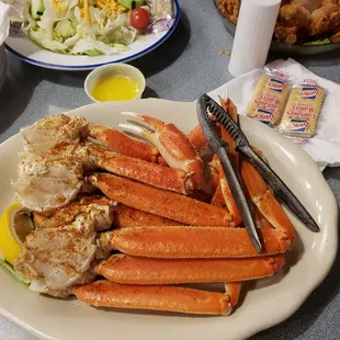 Steaming hot crab legs!!