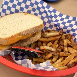 Crab sandwich (there is a lot of crab meat in there... with bacon of course)