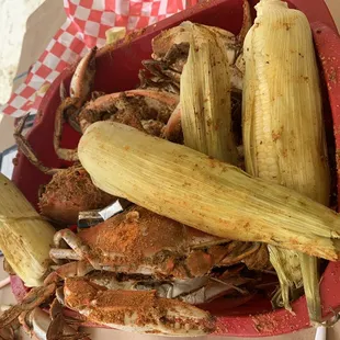 Hardshell crabs and corn on the cob