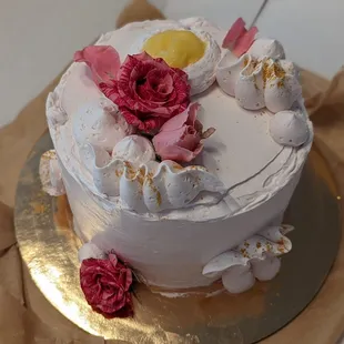 Lemon raspberry cake for Mother&apos;s Day