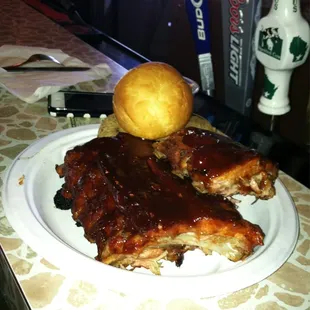 Full rack of OUTSTANDING BBQ ribs!