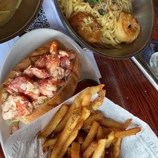 Bay Pointe Lobster Roll
